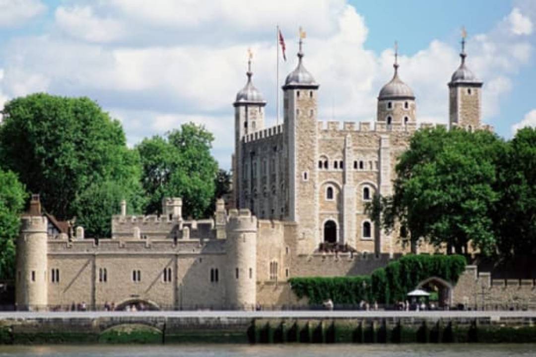 A long distance photo of the Tower of London.