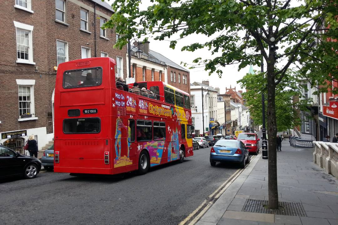 hop on bus tour derry