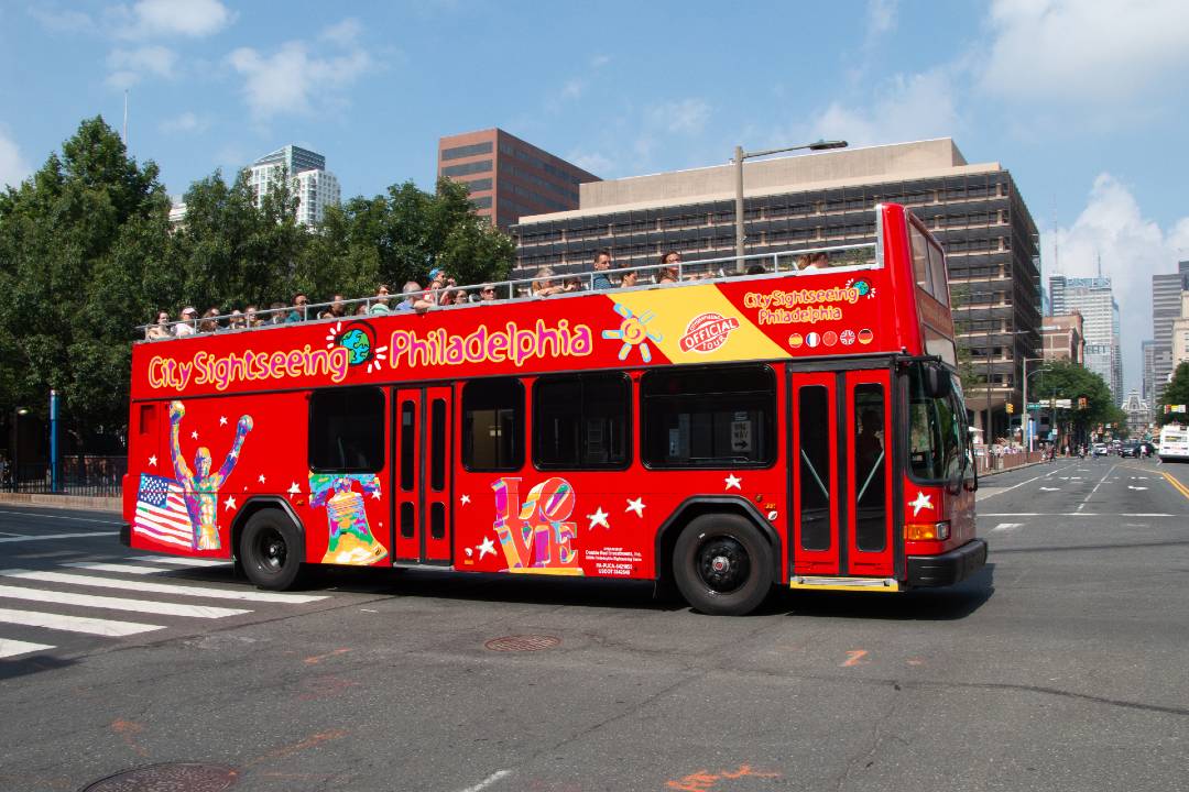 A photo of a Philadelphia bus tour.